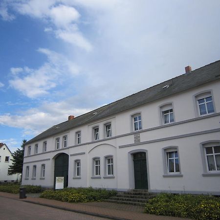 Pension Belau'S Hof Stendal Exteriör bild