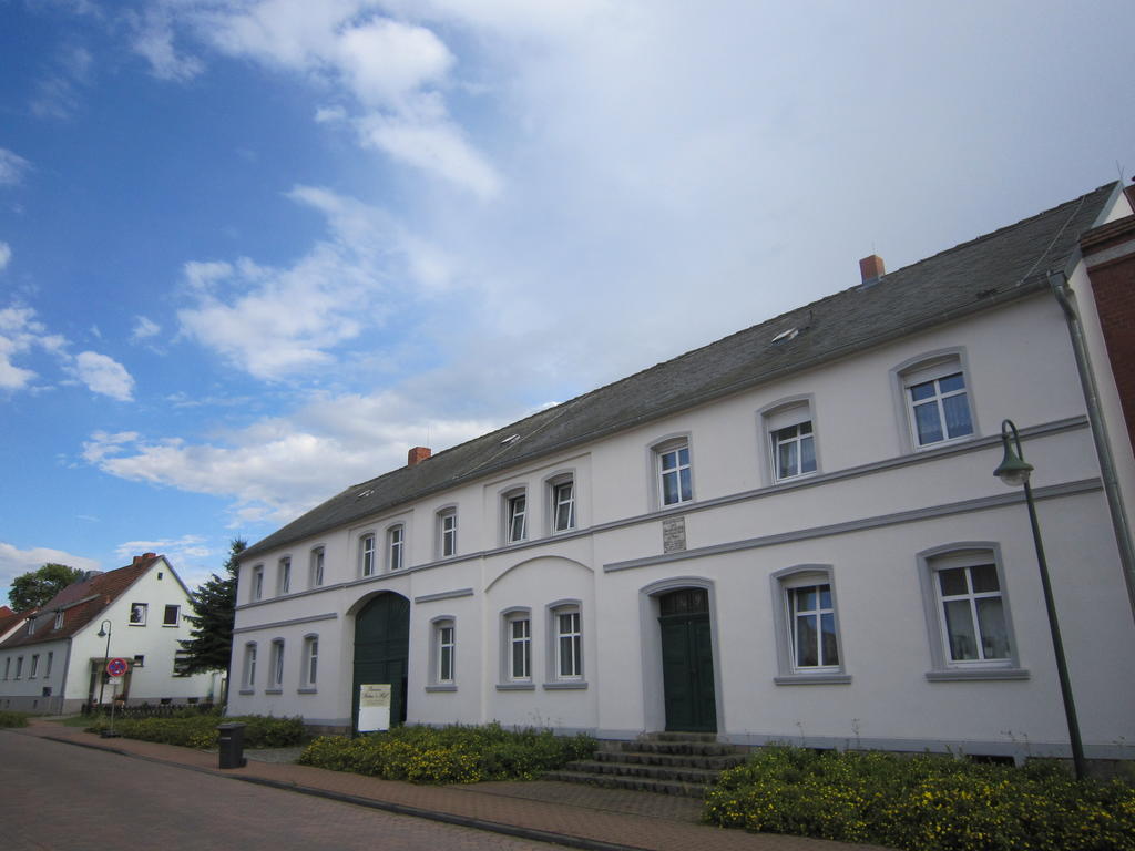 Pension Belau'S Hof Stendal Exteriör bild