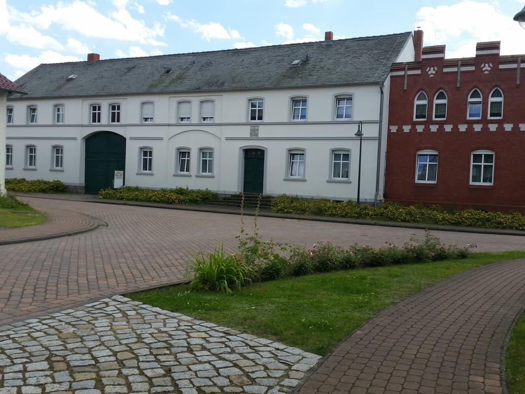 Pension Belau'S Hof Stendal Exteriör bild
